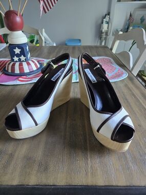Steve Madden Cream Canvas and Brown Trim Wedge Sandals